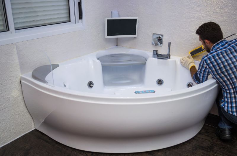 Traditional Alcove Bathtub